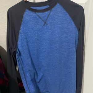 Mens medium baseball tee